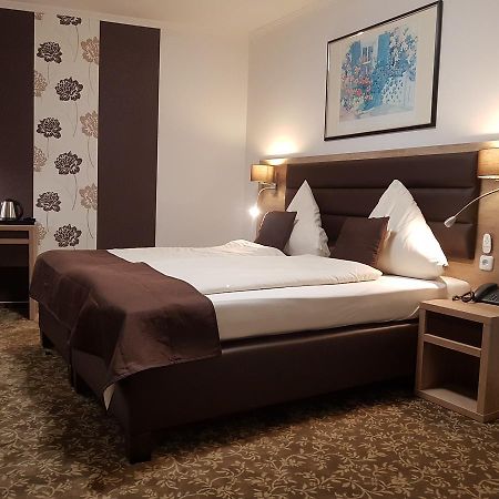 Park Hotel บาดซวิสเชนอาว์น ภายนอก รูปภาพ